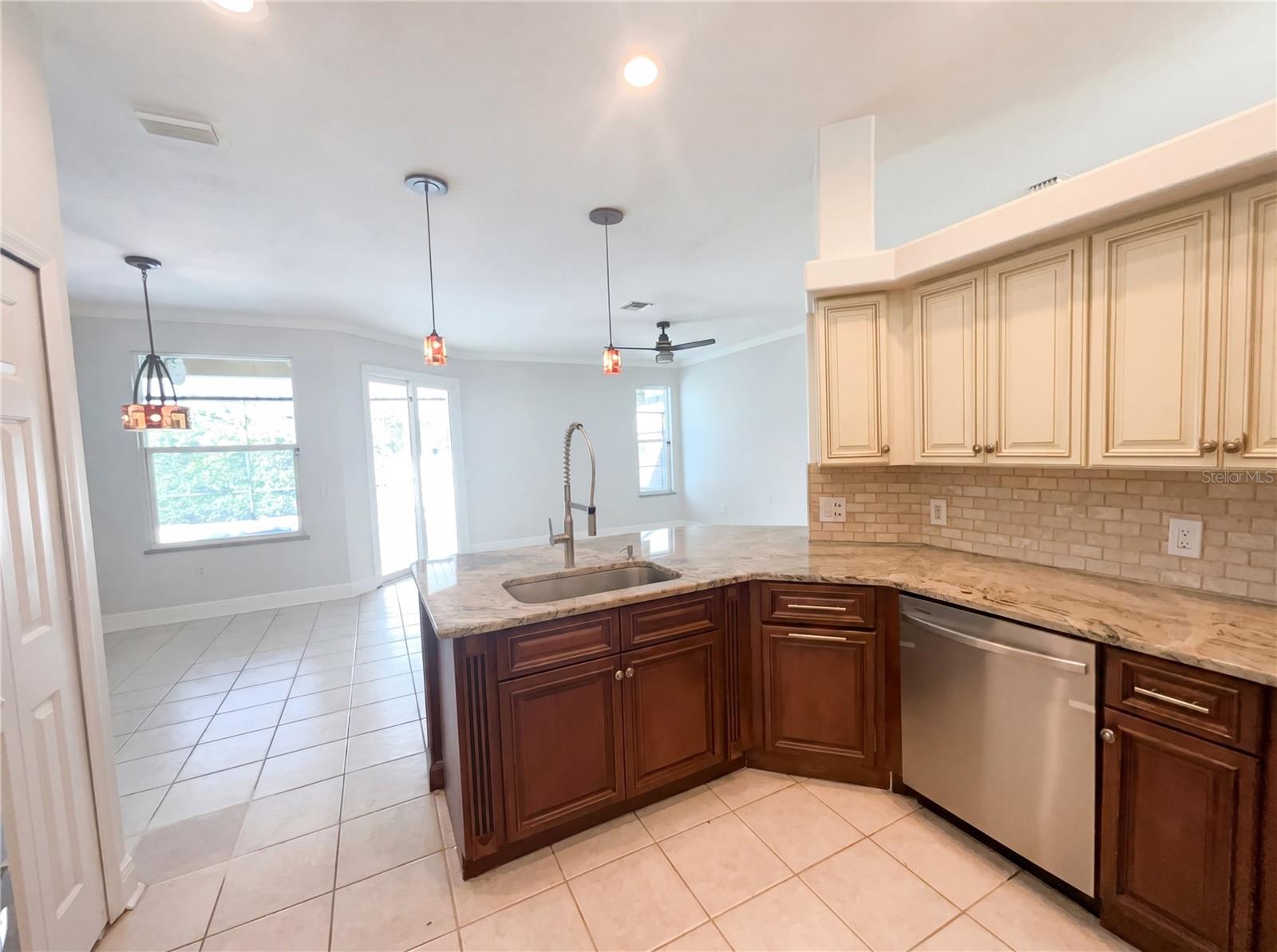 CANOE CREEK LAKES UNIT 5 - Residential