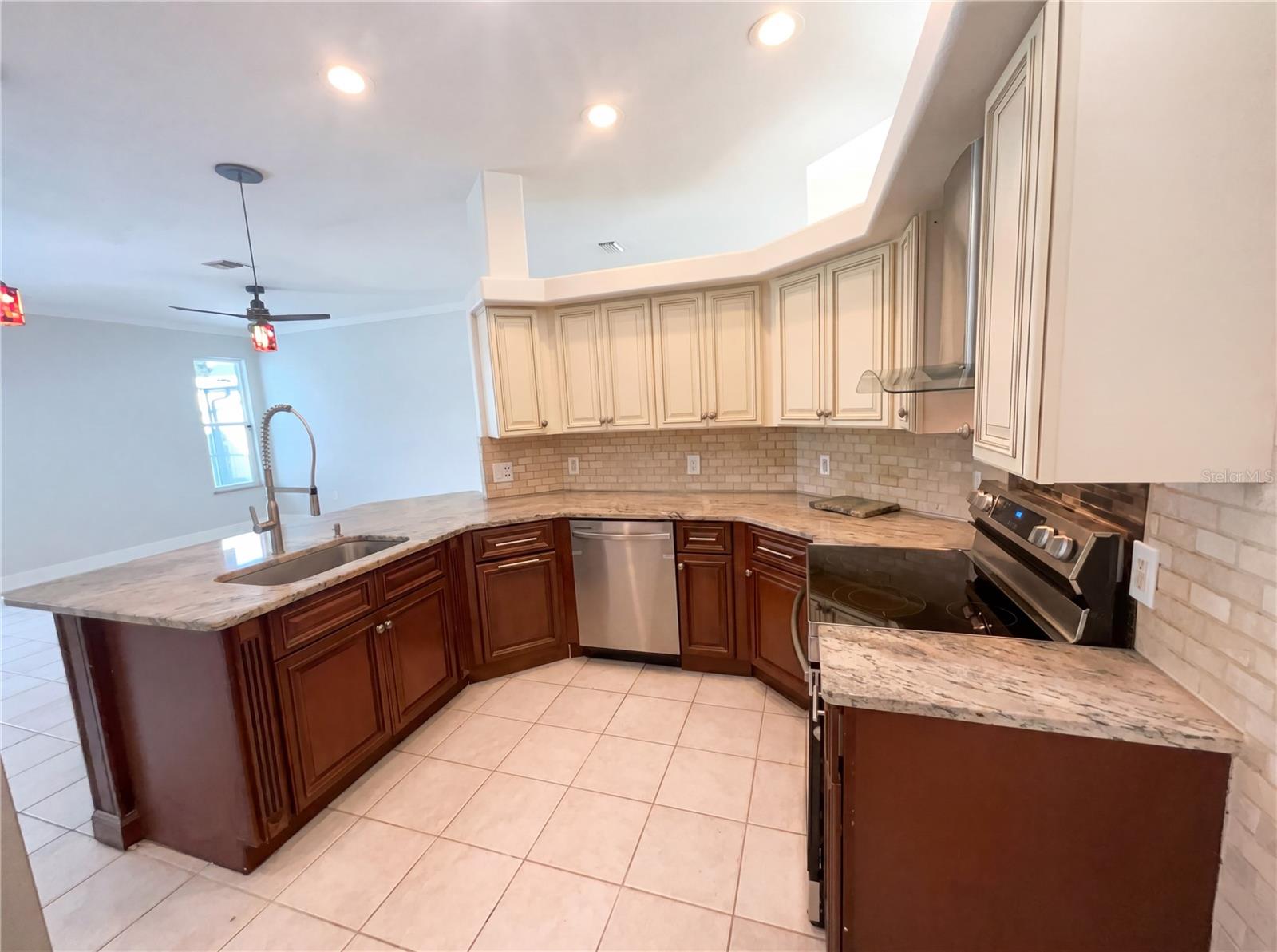 CANOE CREEK LAKES UNIT 5 - Residential