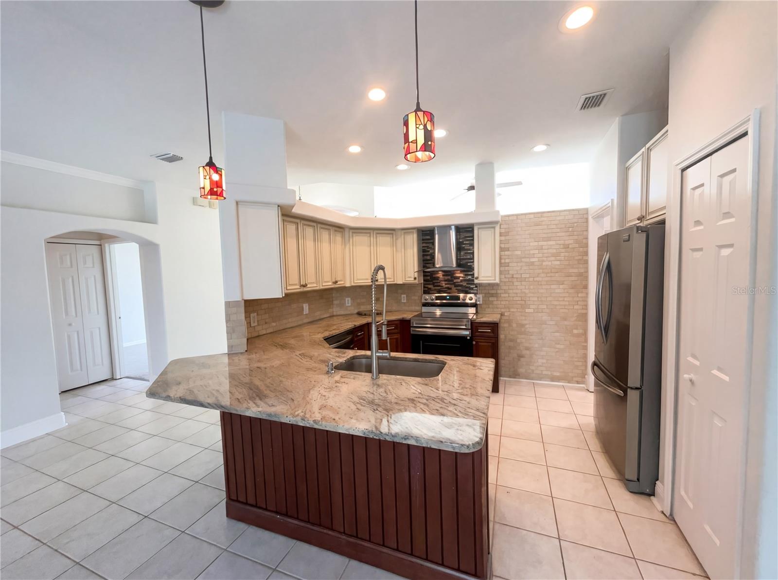 CANOE CREEK LAKES UNIT 5 - Residential