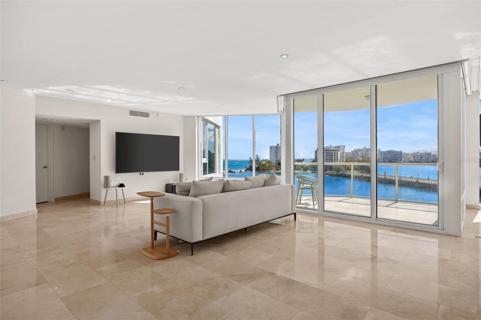 602 COND. LAGUNA PLAZA 602