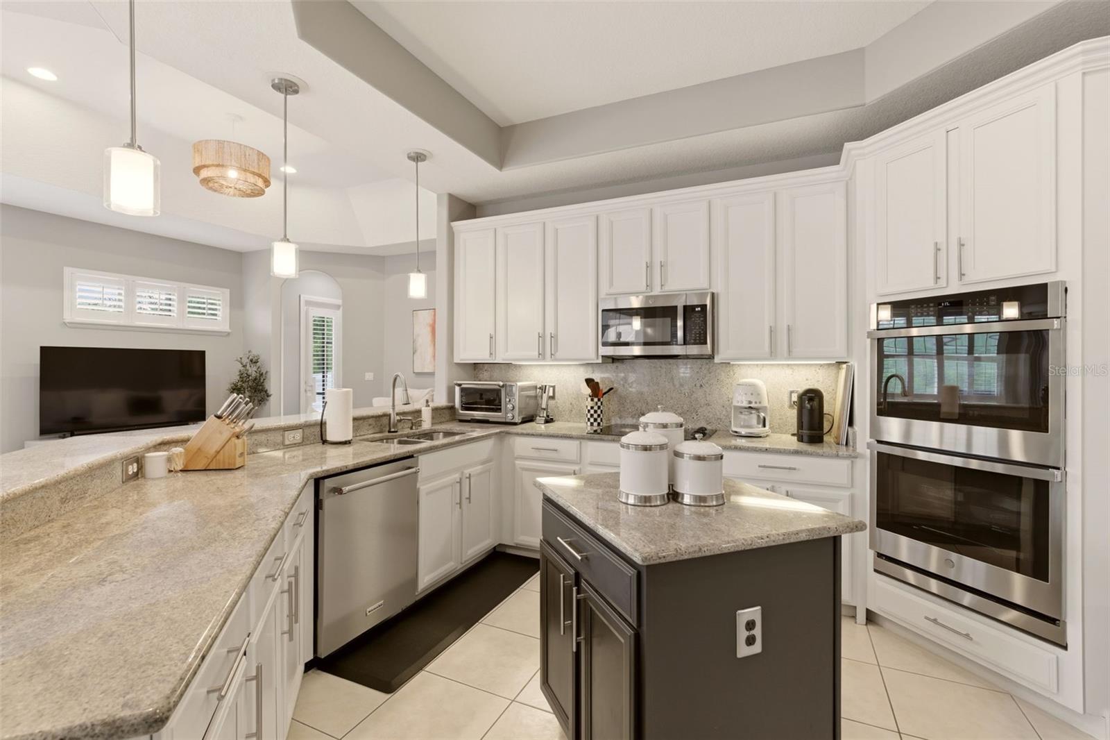 BUCKINGHAM ESTATES - Residential