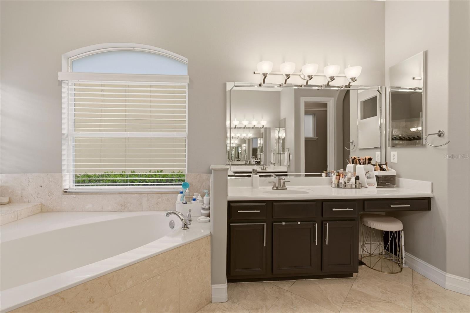 BUCKINGHAM ESTATES - Residential