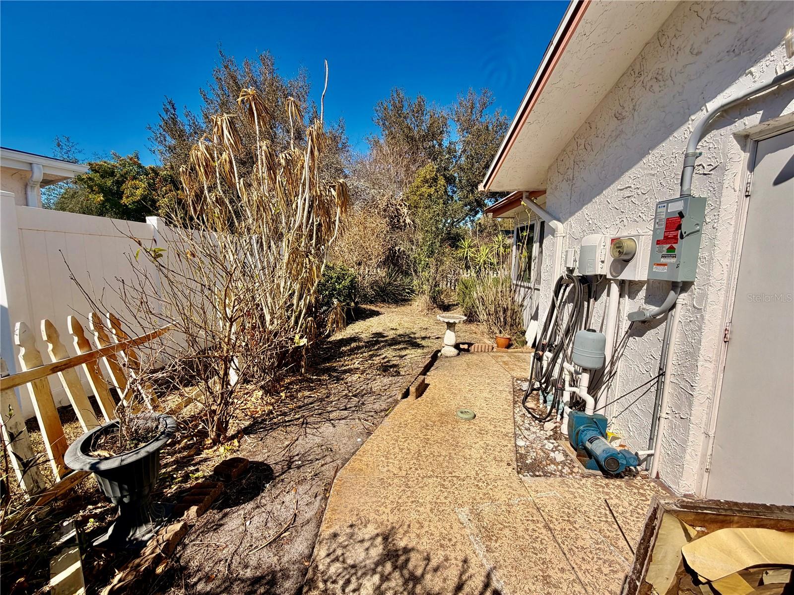 ANCHORAGE OF TARPON LAKE UNIT ONE THE - Residential