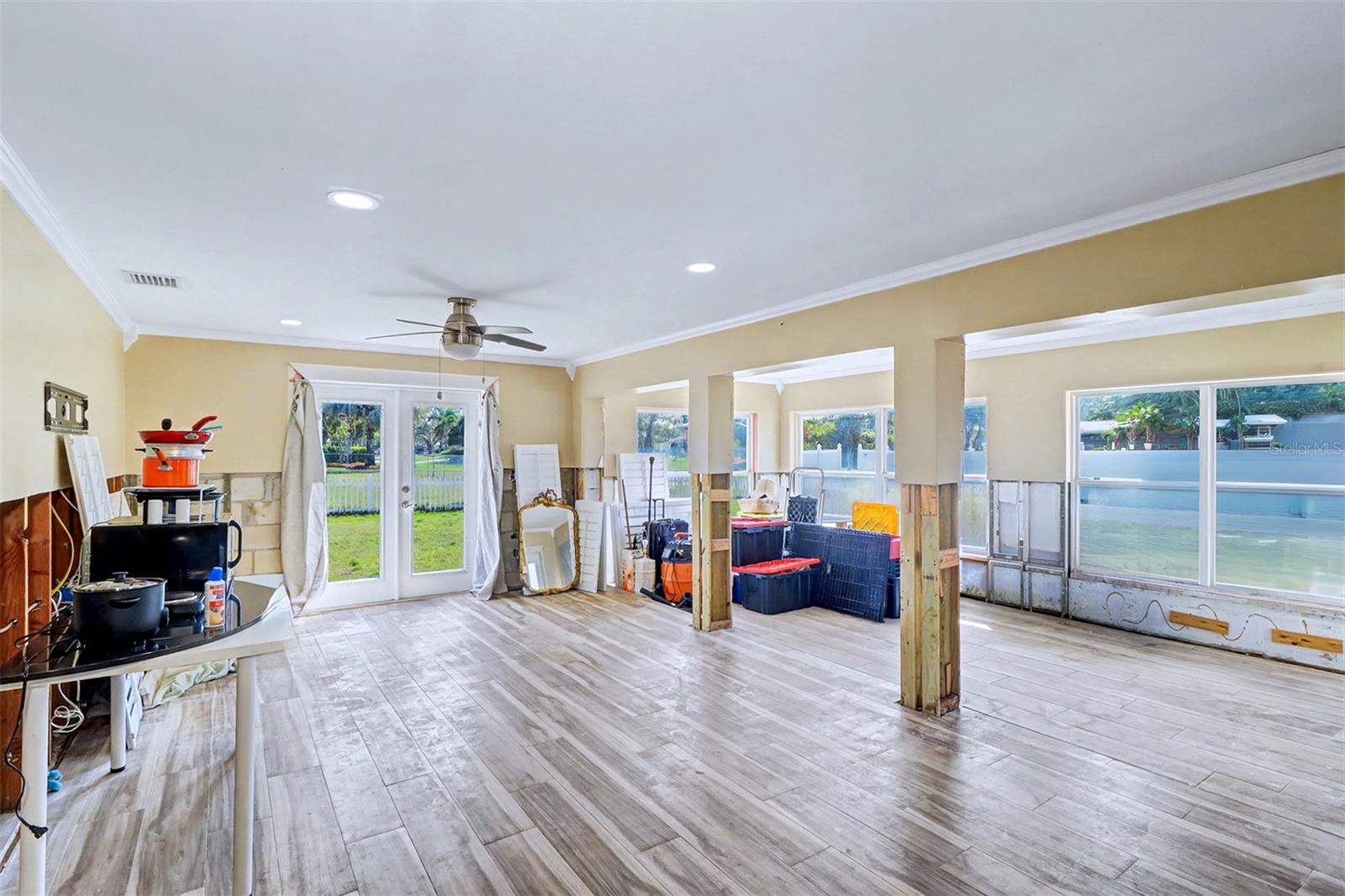 SUN-LIT SHORES J & J REP - Residential