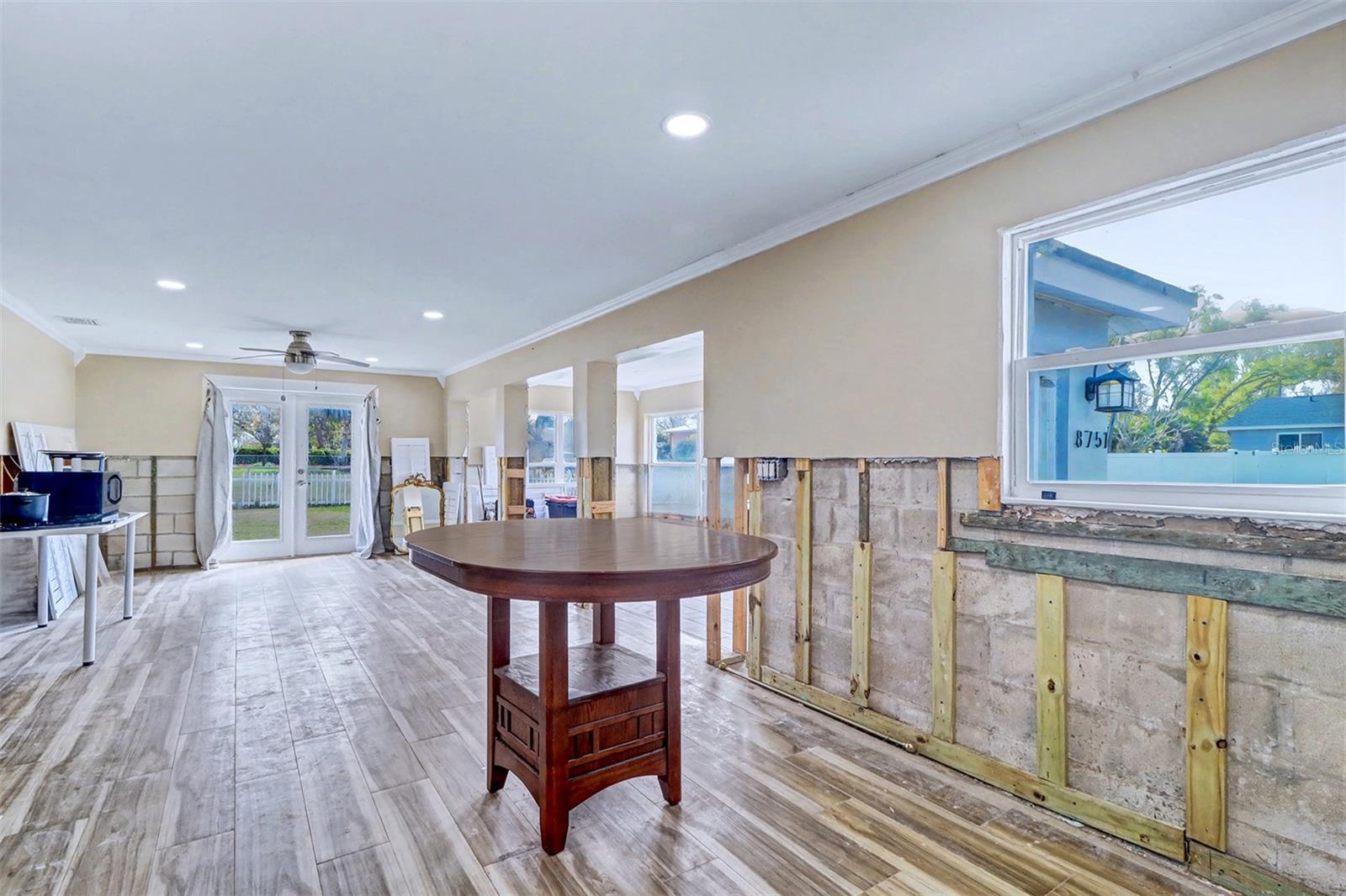 SUN-LIT SHORES J & J REP - Residential