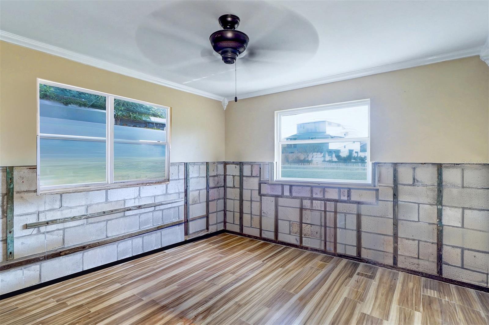 SUN-LIT SHORES J & J REP - Residential