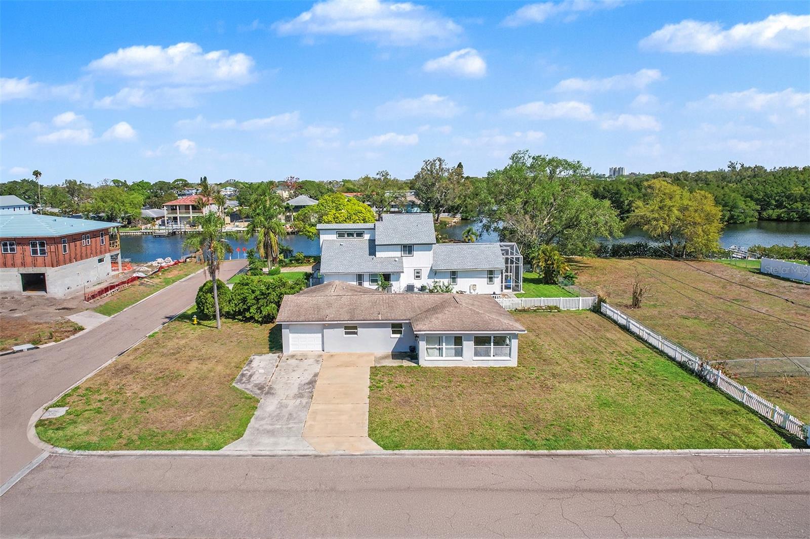 SUN-LIT SHORES J & J REP - Residential