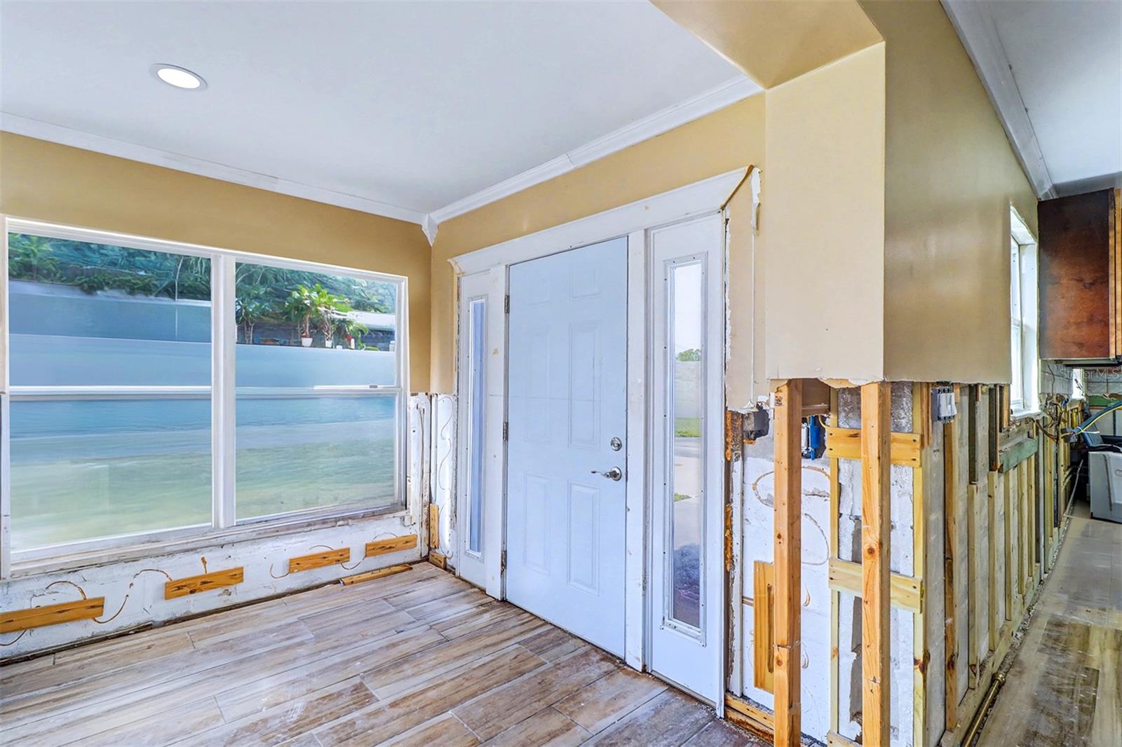 SUN-LIT SHORES J & J REP - Residential