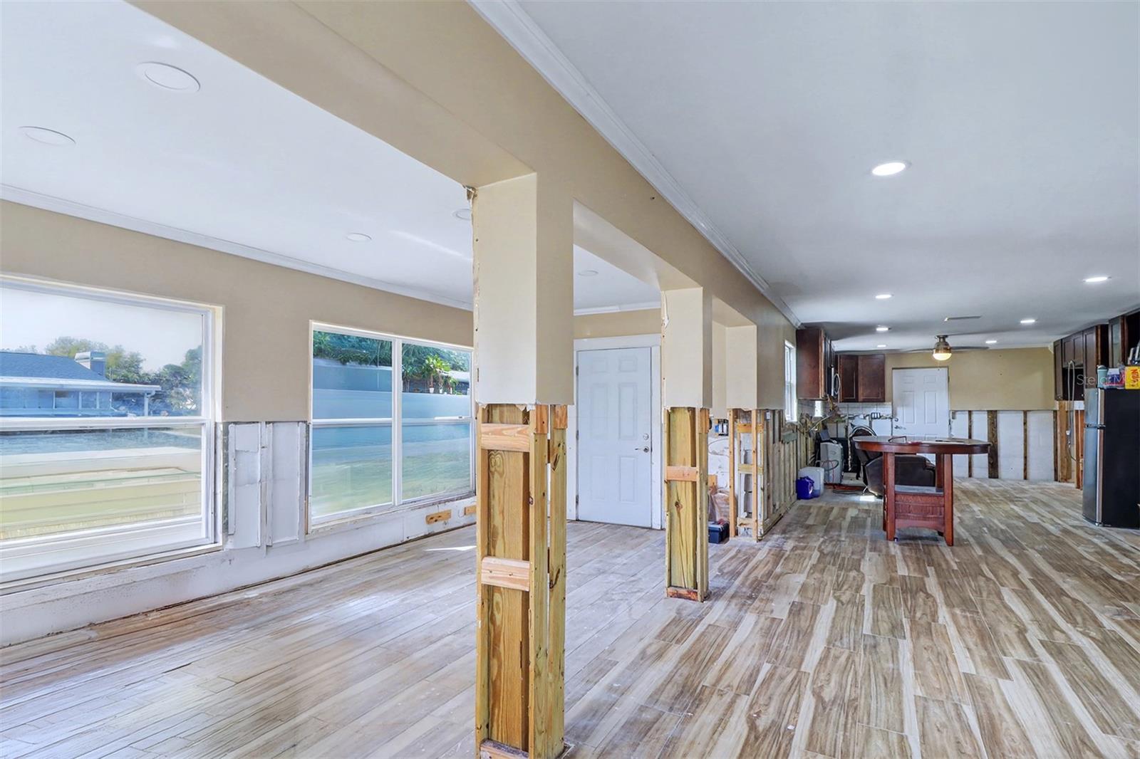 SUN-LIT SHORES J & J REP - Residential