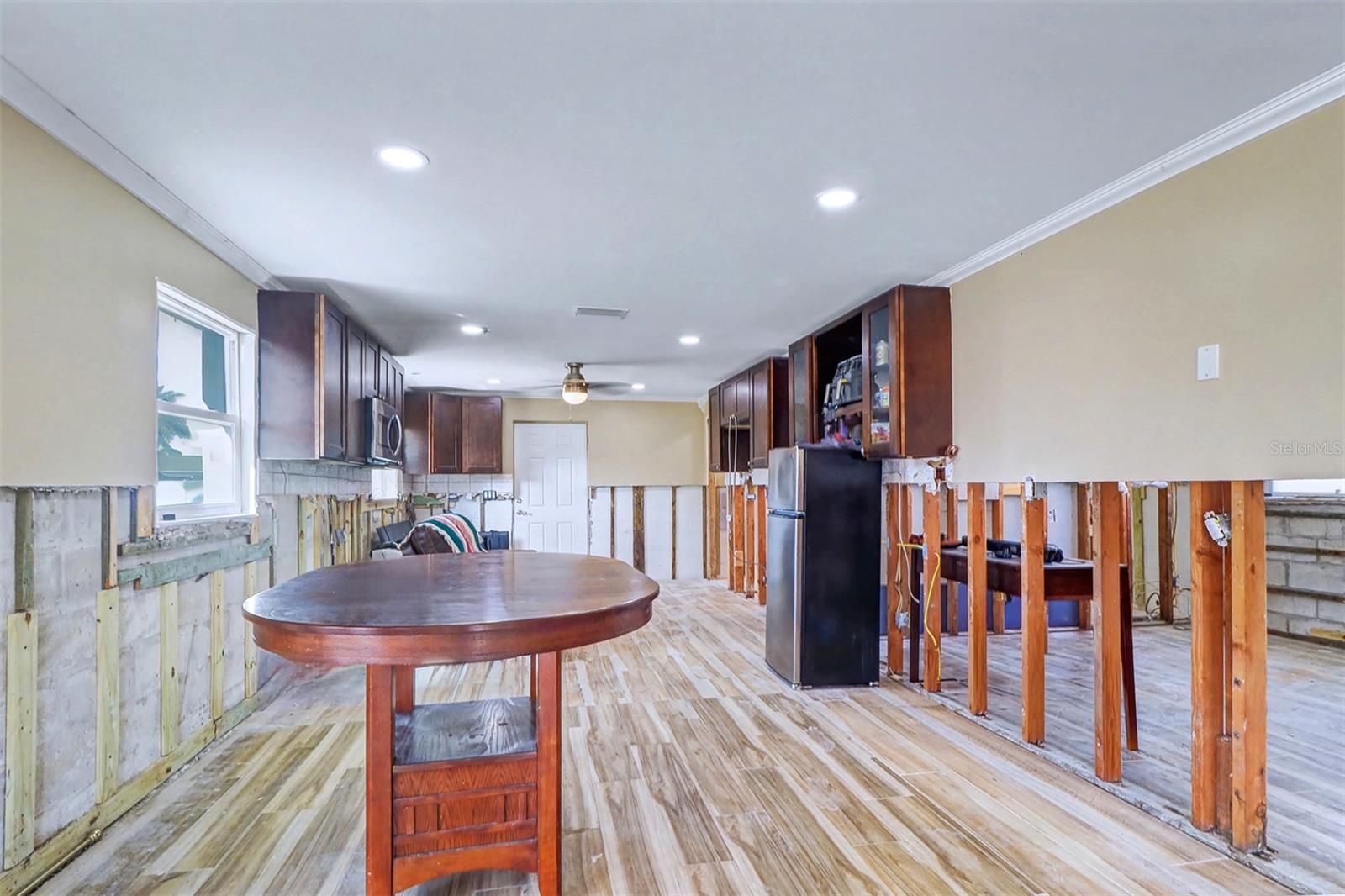 SUN-LIT SHORES J & J REP - Residential