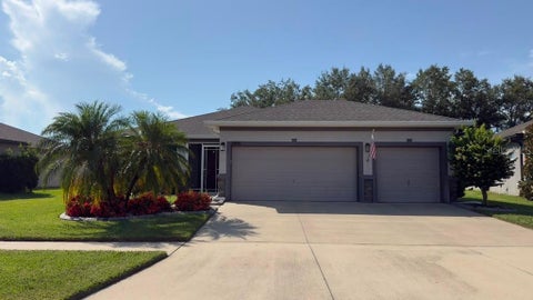 Photo of 3808 Milflores Drive, Ruskin, FL 33573 (MLS # J1005167)