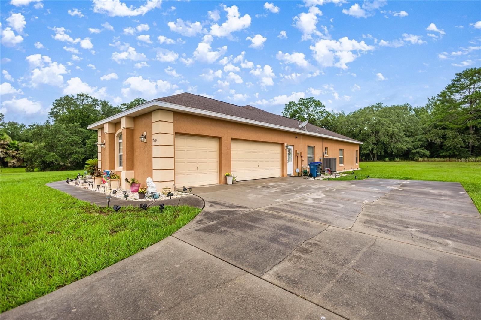 2587 W ANGOLA DRIVE