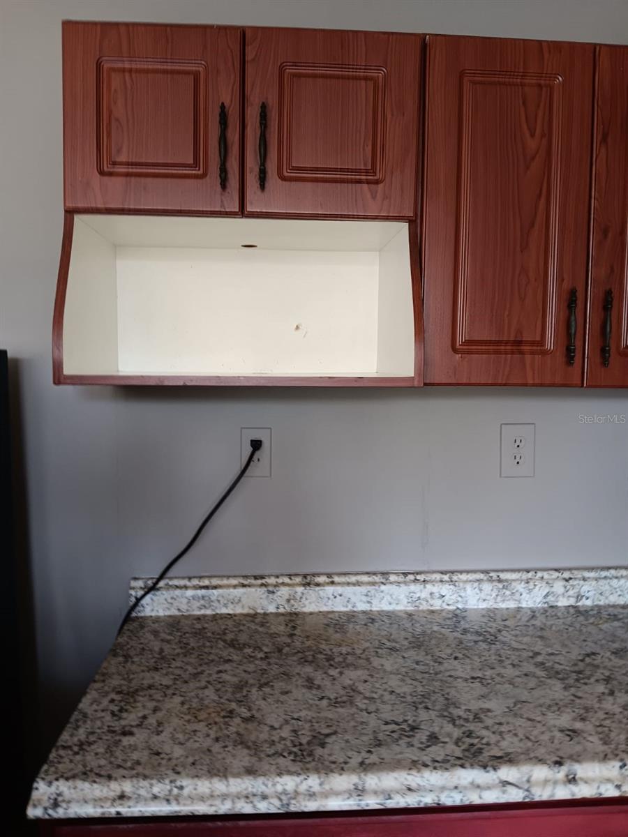 SANDLAKE COURTYARDS CONDO 5901/3515 - Residential