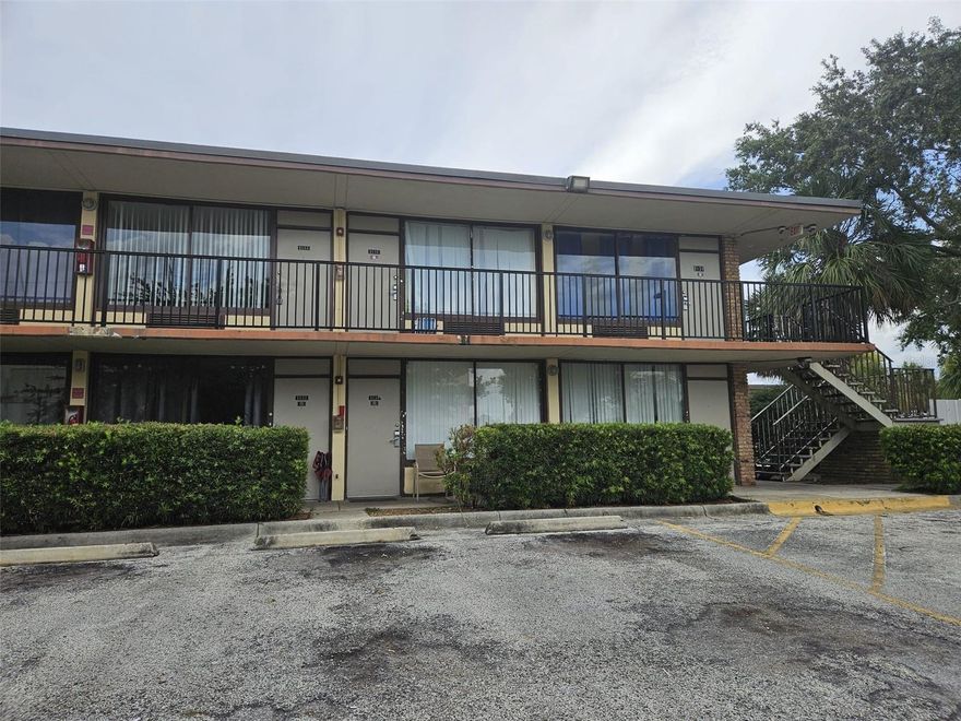 Prime Orlando Investment Opportunity! Minutes from Florida Mall, International Drive, Convention Center, Universal Studios, and Orlando International Airport. Excellent access to major roadways and public transportation. Lease in place. Benefit from the upcoming 2025 shopping center development, boosting property value. On-site laundry adds convenience. HOA covers water, sewer, electricity, basic cable, and 24-hour security. Strong rental demand in this sought-after area. Lease in place until march 2026.