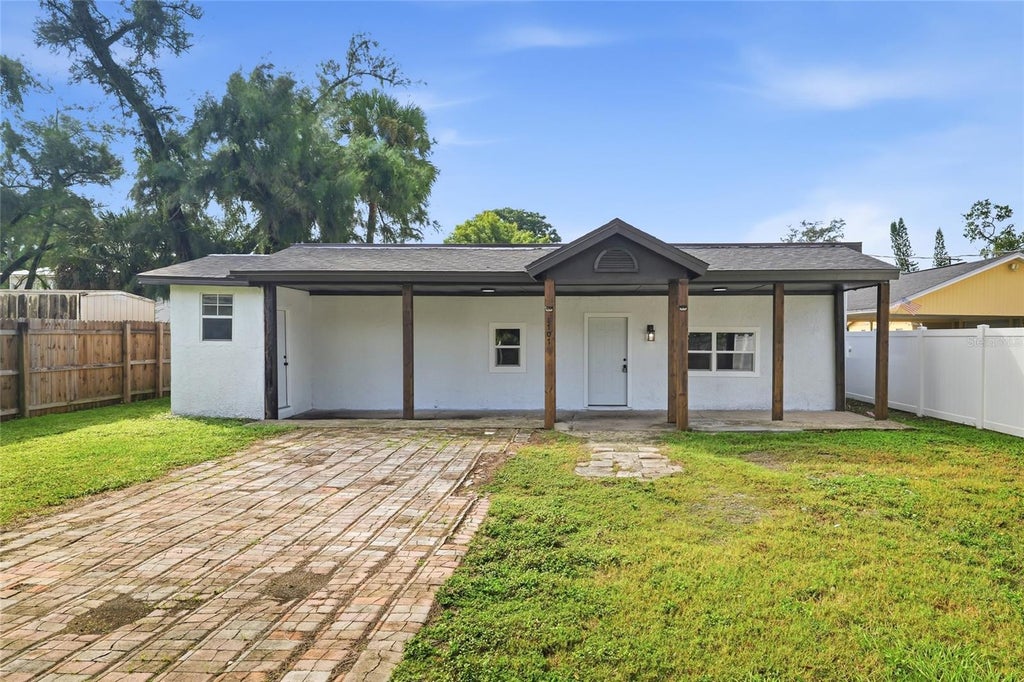 Photo of 1707 E Frierson Avenue, Tampa, FL 33610 (MLS # TB8547451)
