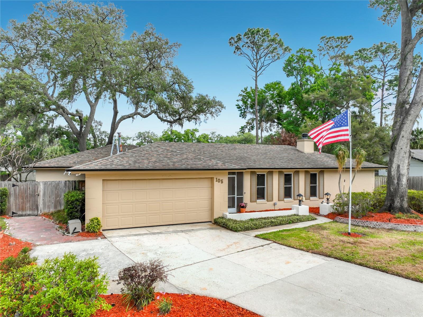 105 CEDAR OAK TRAIL