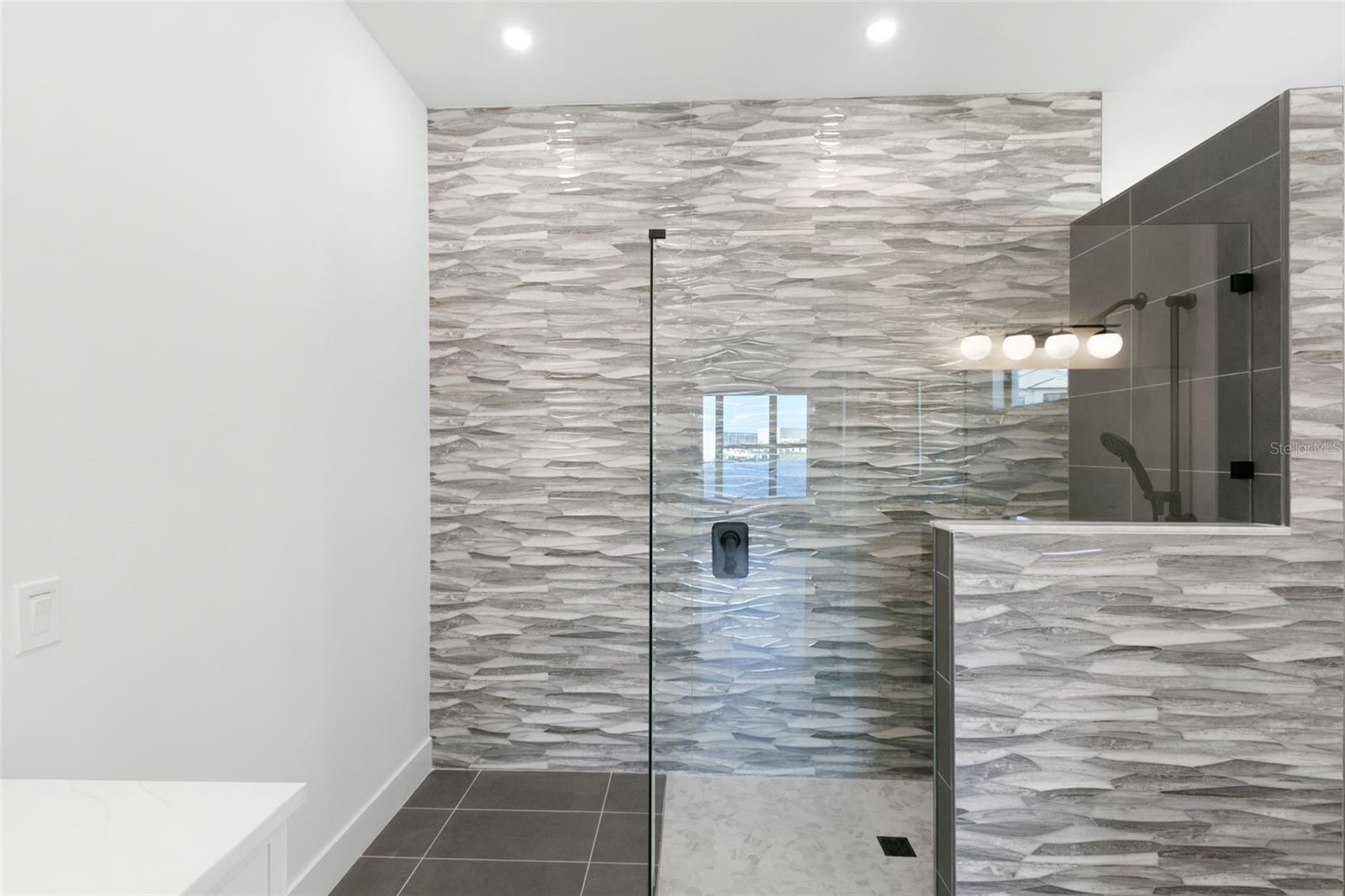 SANCTUARY COVE - Residential