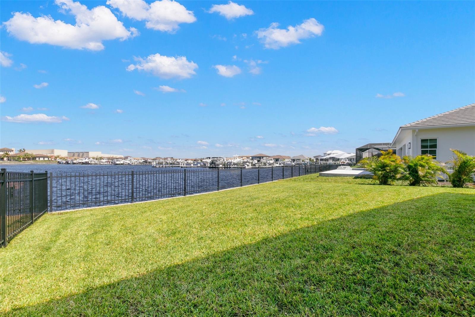 SANCTUARY COVE - Residential