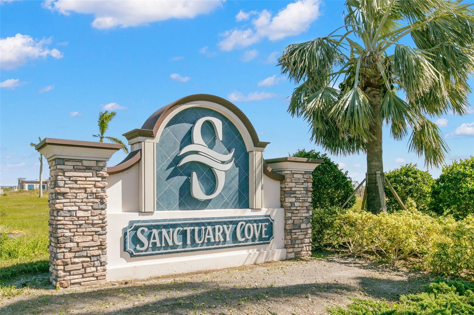SANCTUARY COVE - Residential
