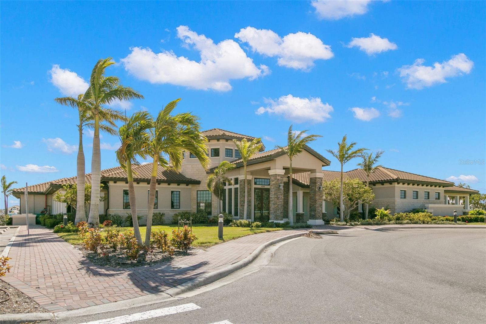 SANCTUARY COVE - Residential