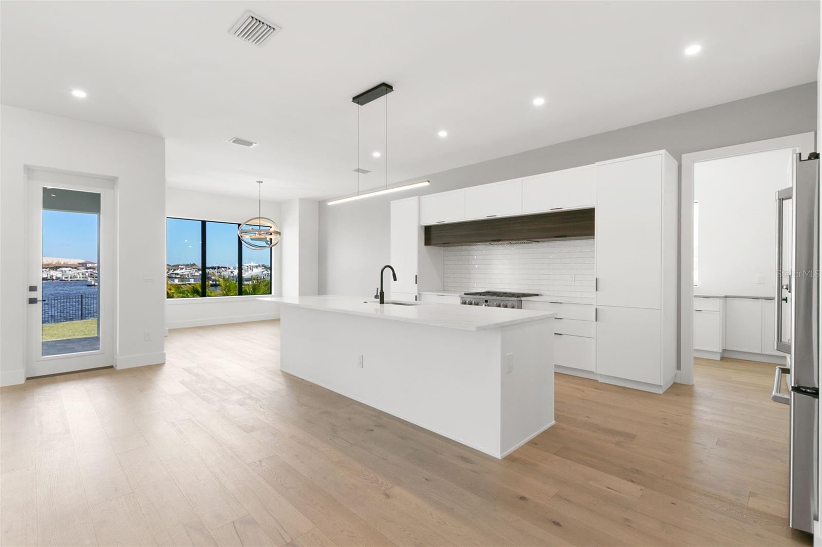 SANCTUARY COVE - Residential