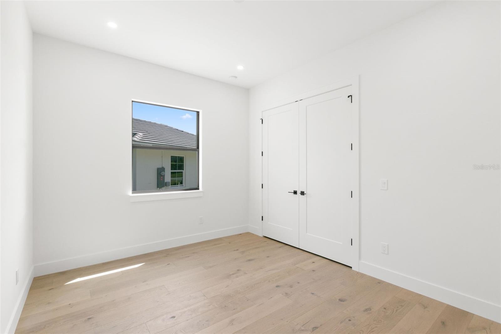 SANCTUARY COVE - Residential