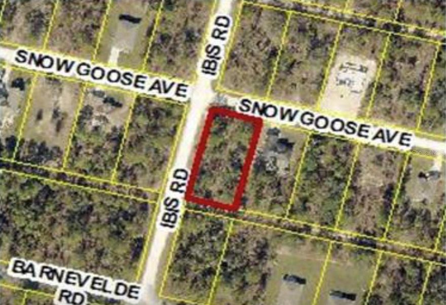 Nestled away in a highly desirable area of the Royal Highlands, this beautiful corner property, home site is waiting for you. The location is fantastic, ready to build your dream home on - or hold on to as an investment. Not in a deed restricted community, NO HOA or CDD fees either, and there is no time limit on when you can build. Close to all area amenities such as shopping, schools, dining, entertainment, medical, saltwater fishing in the Gulf and natural freshwater rivers and springs - for those who love the outdoors. Come see this beautiful home site today before it's gone. If you have any questions, just ask.