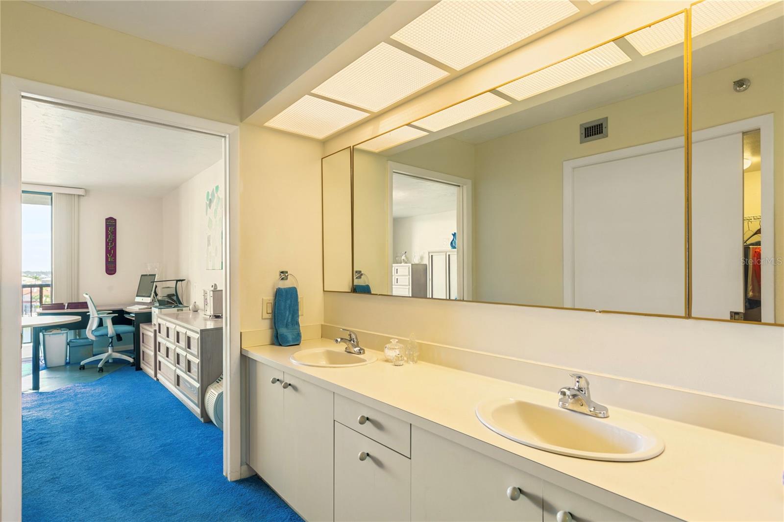 DANS ISLAND ON SAND KEY CONDO - Residential