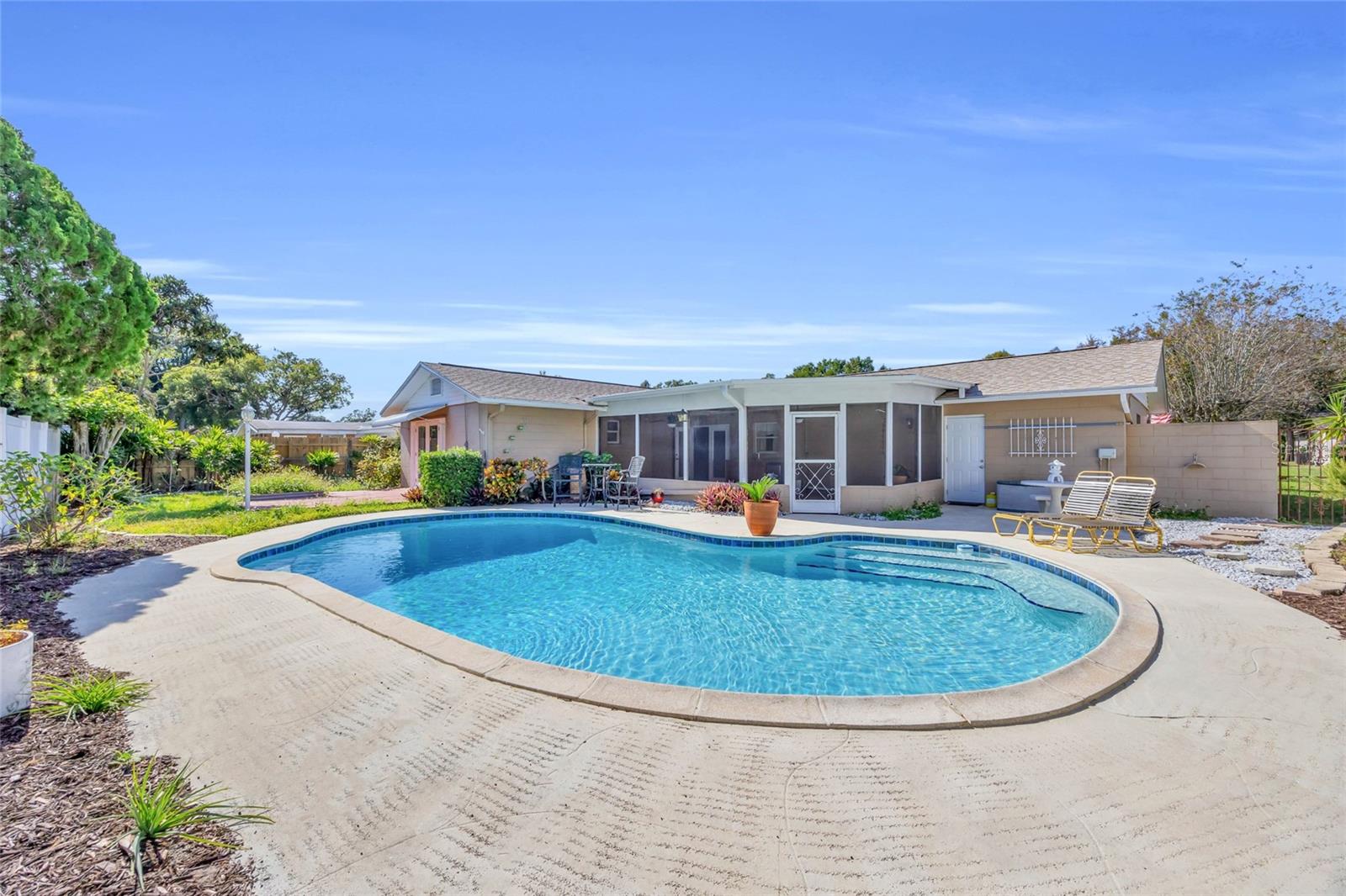 EASTBROOK SUB UNIT 15 - Residential