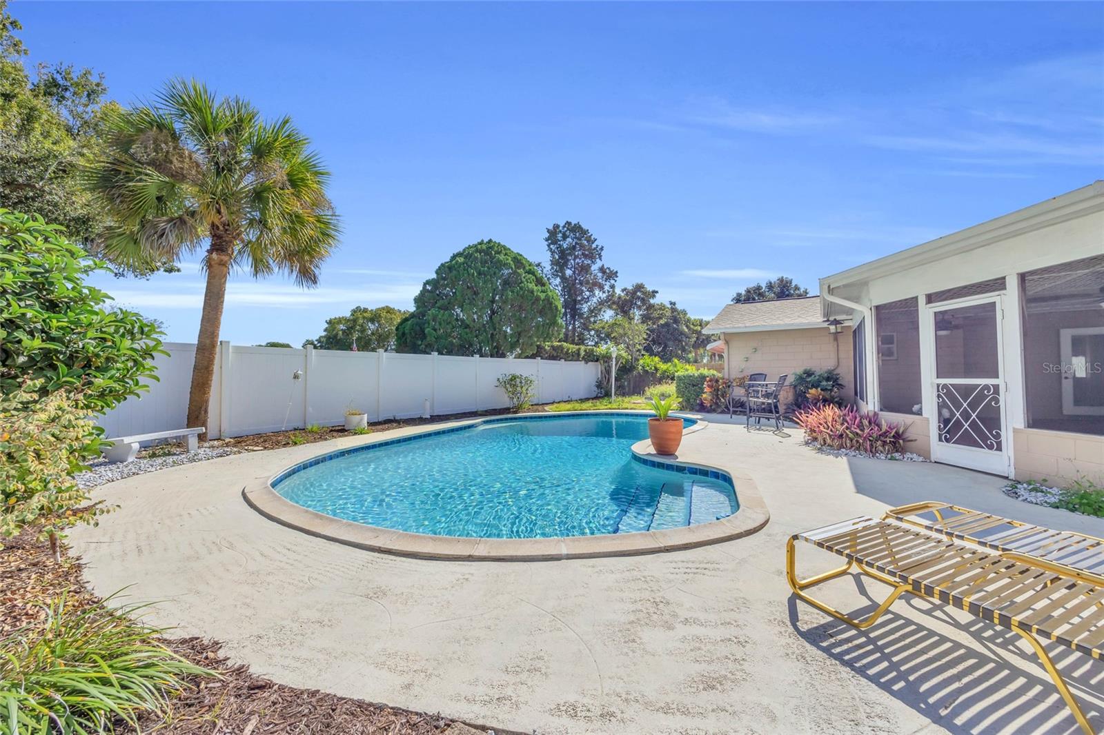 EASTBROOK SUB UNIT 15 - Residential