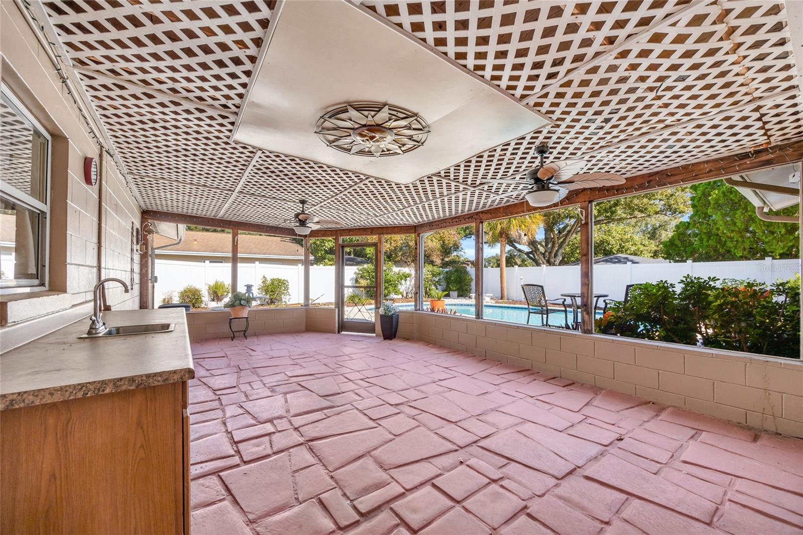 EASTBROOK SUB UNIT 15 - Residential