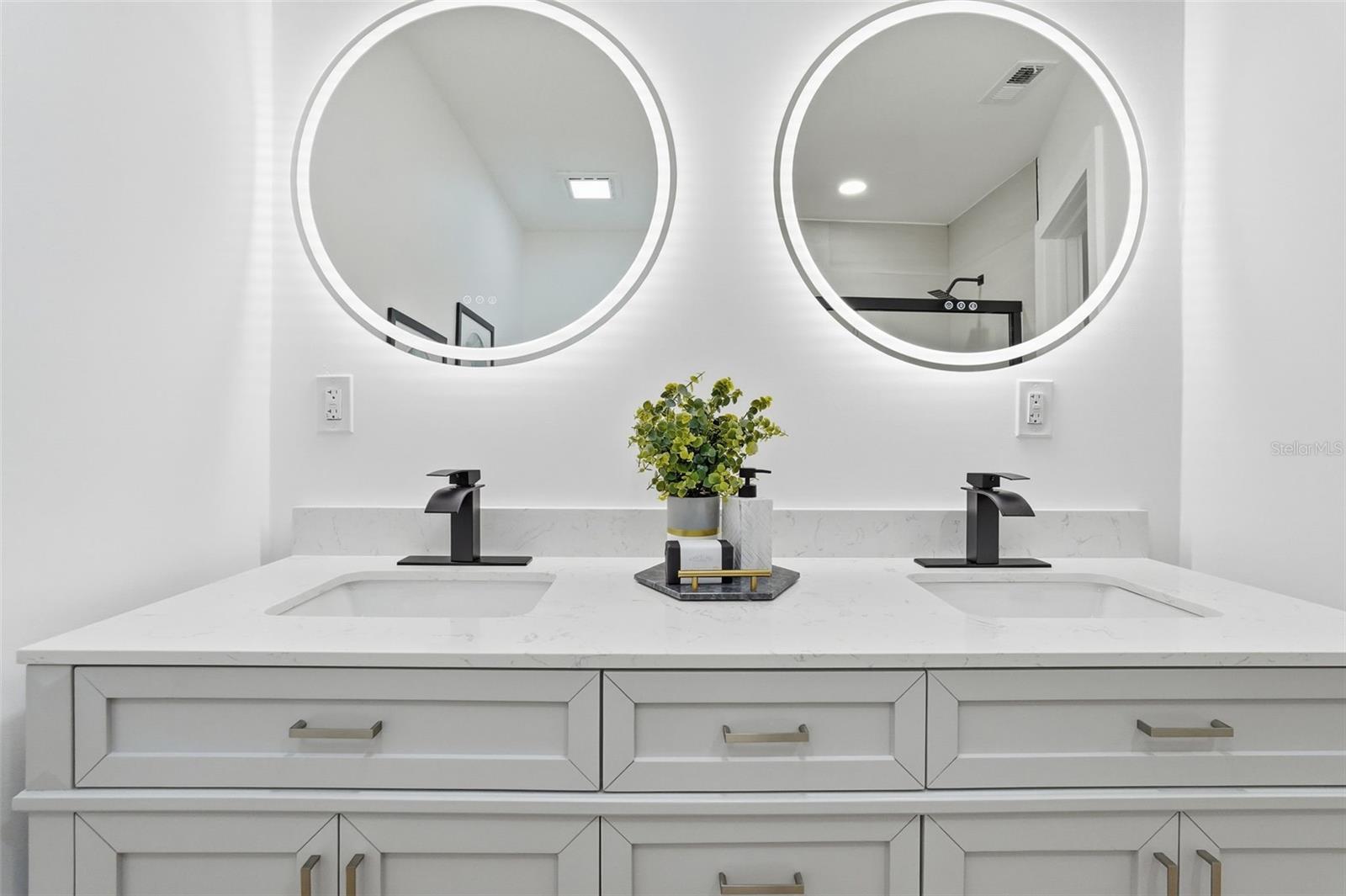 BAYWOOD SHORES 1ST ADD - Residential