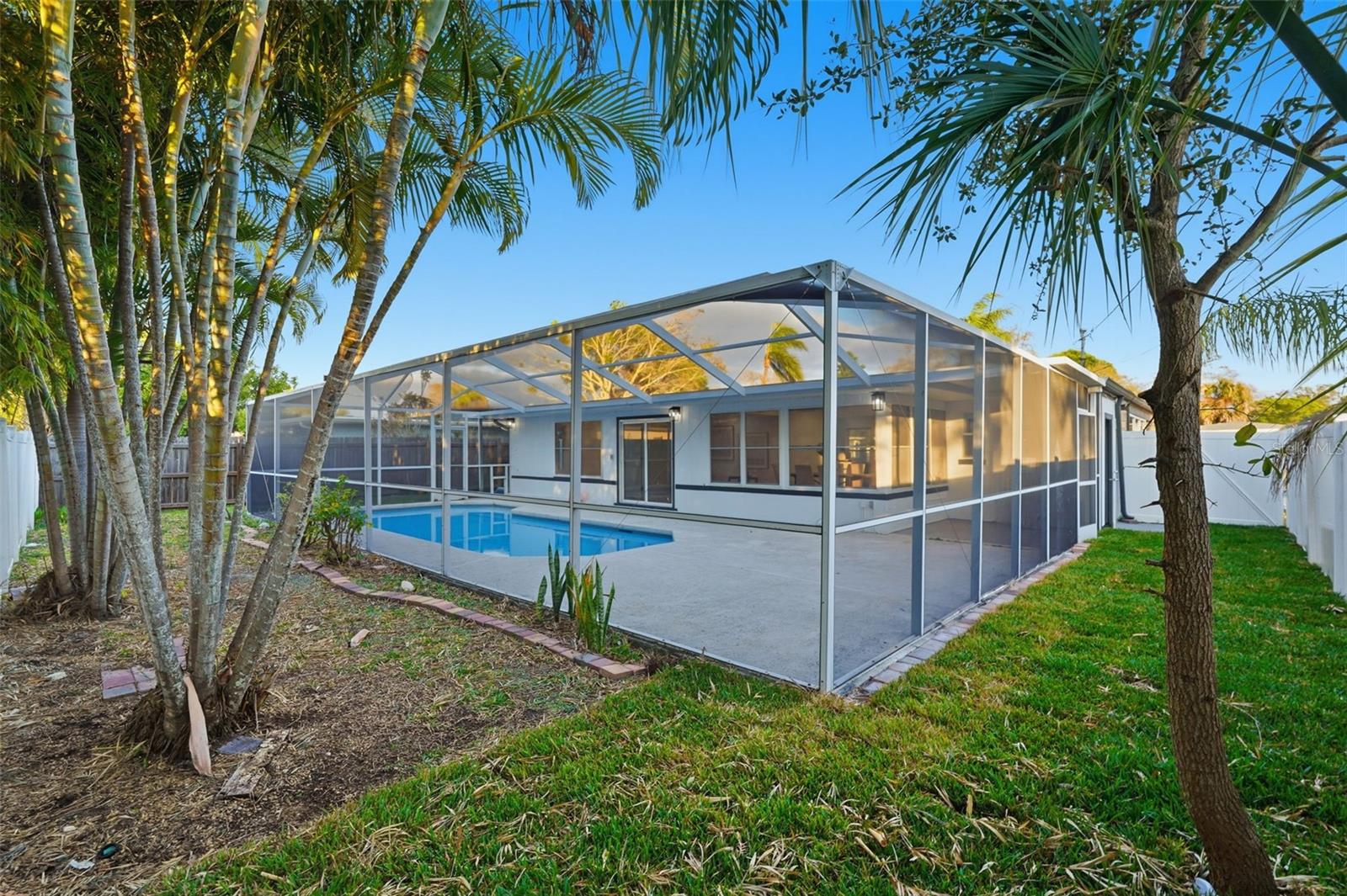 BAYWOOD SHORES 1ST ADD - Residential