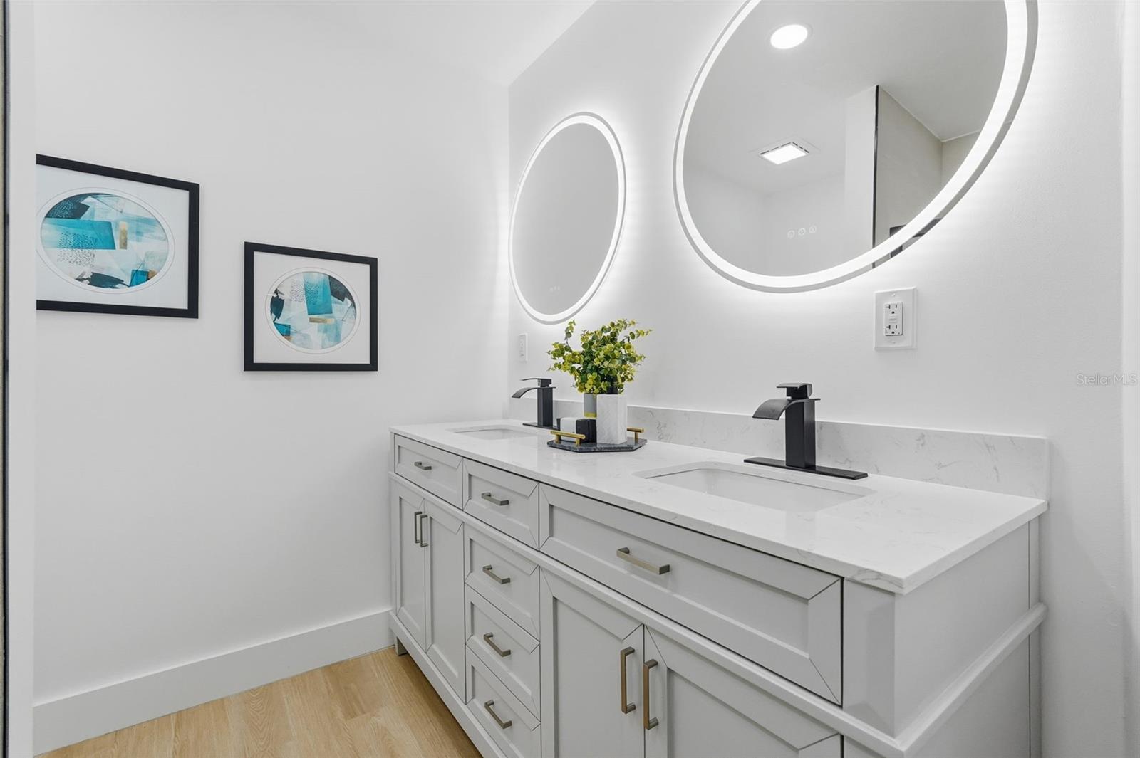 BAYWOOD SHORES 1ST ADD - Residential