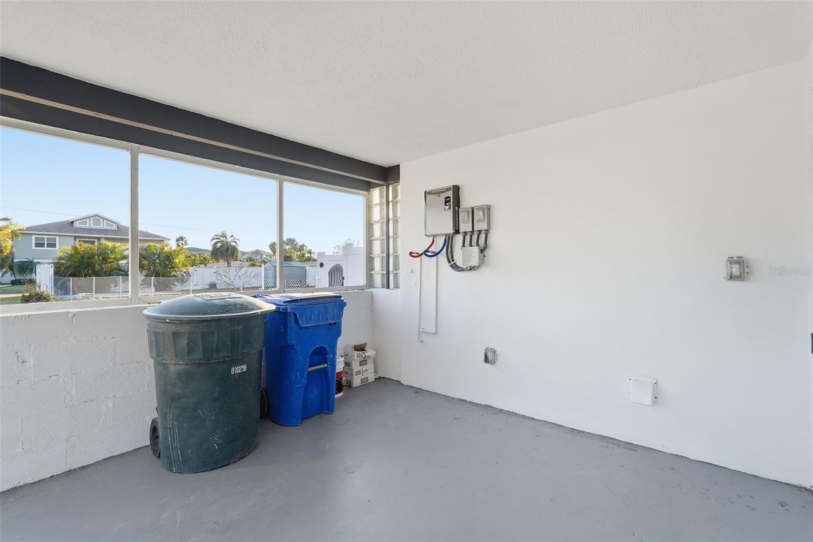 BAYWOOD SHORES 1ST ADD - Residential