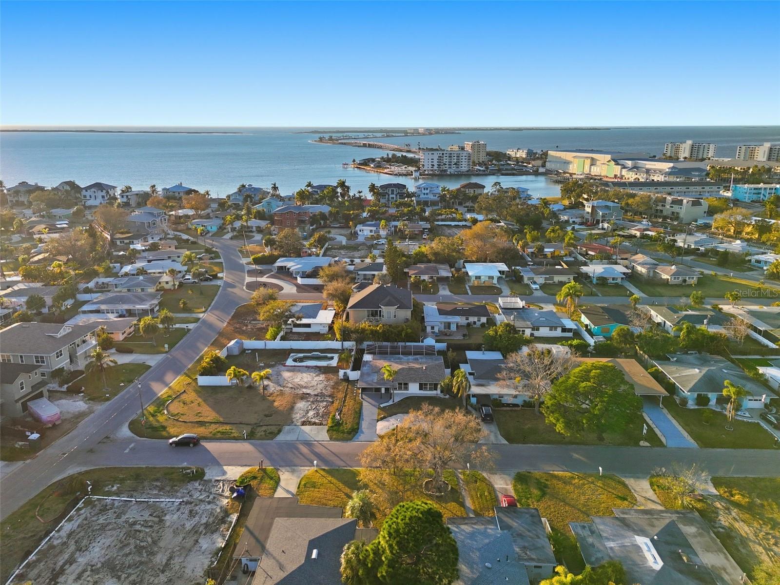 BAYWOOD SHORES 1ST ADD - Residential