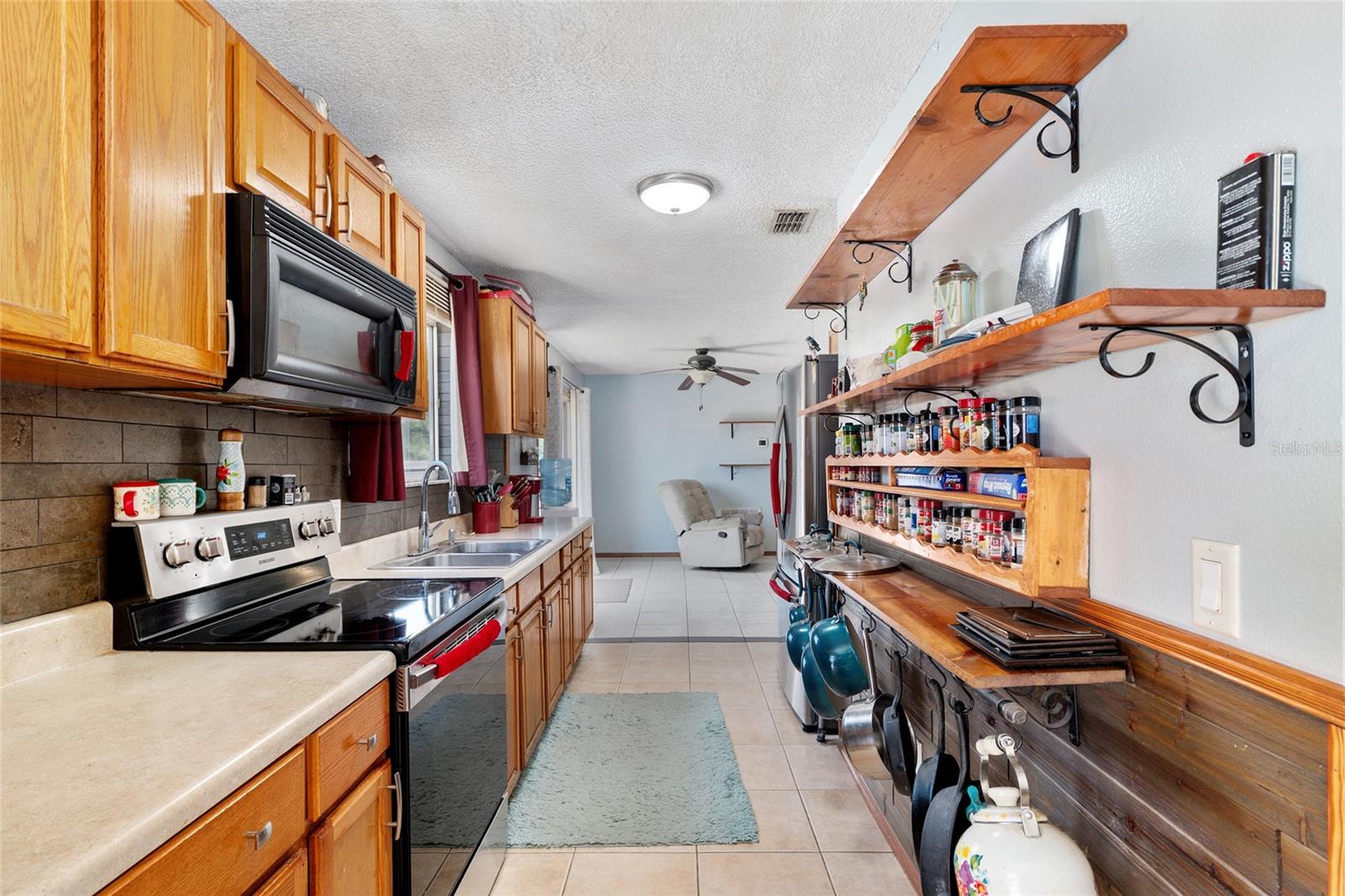 SILVER SPGS SHORES UN 12 - Residential