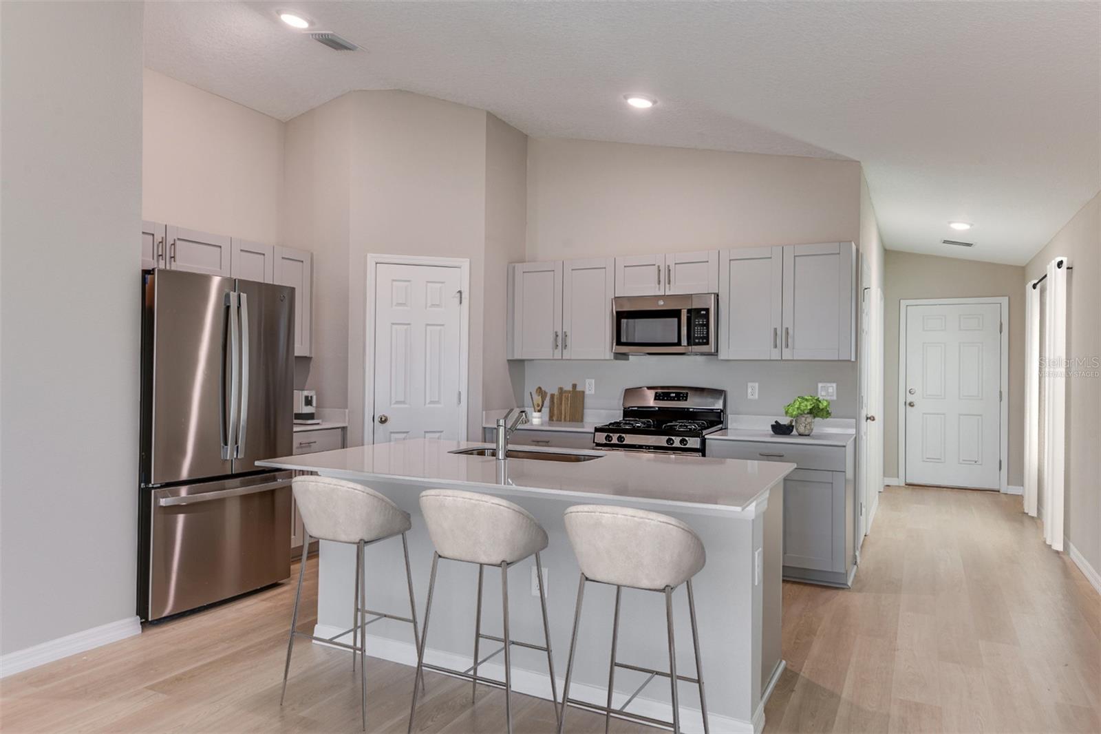 15233 MAUDE LANDING LOOP