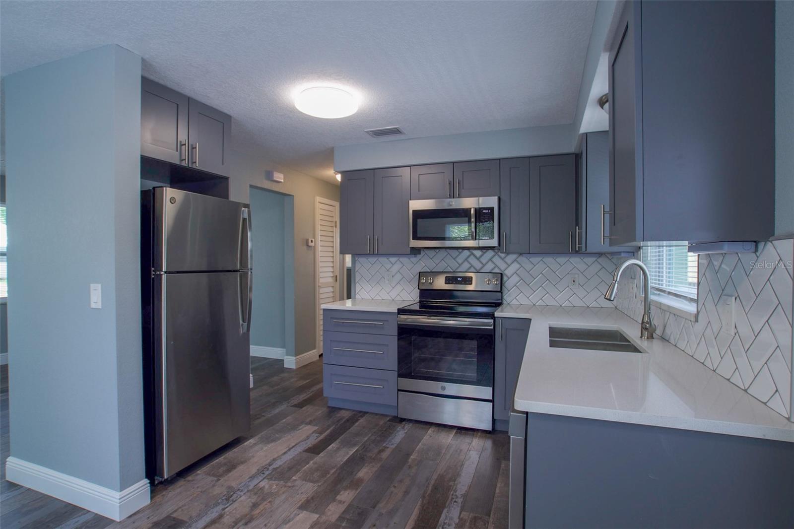 OAKLAND SUB - Residential Lease