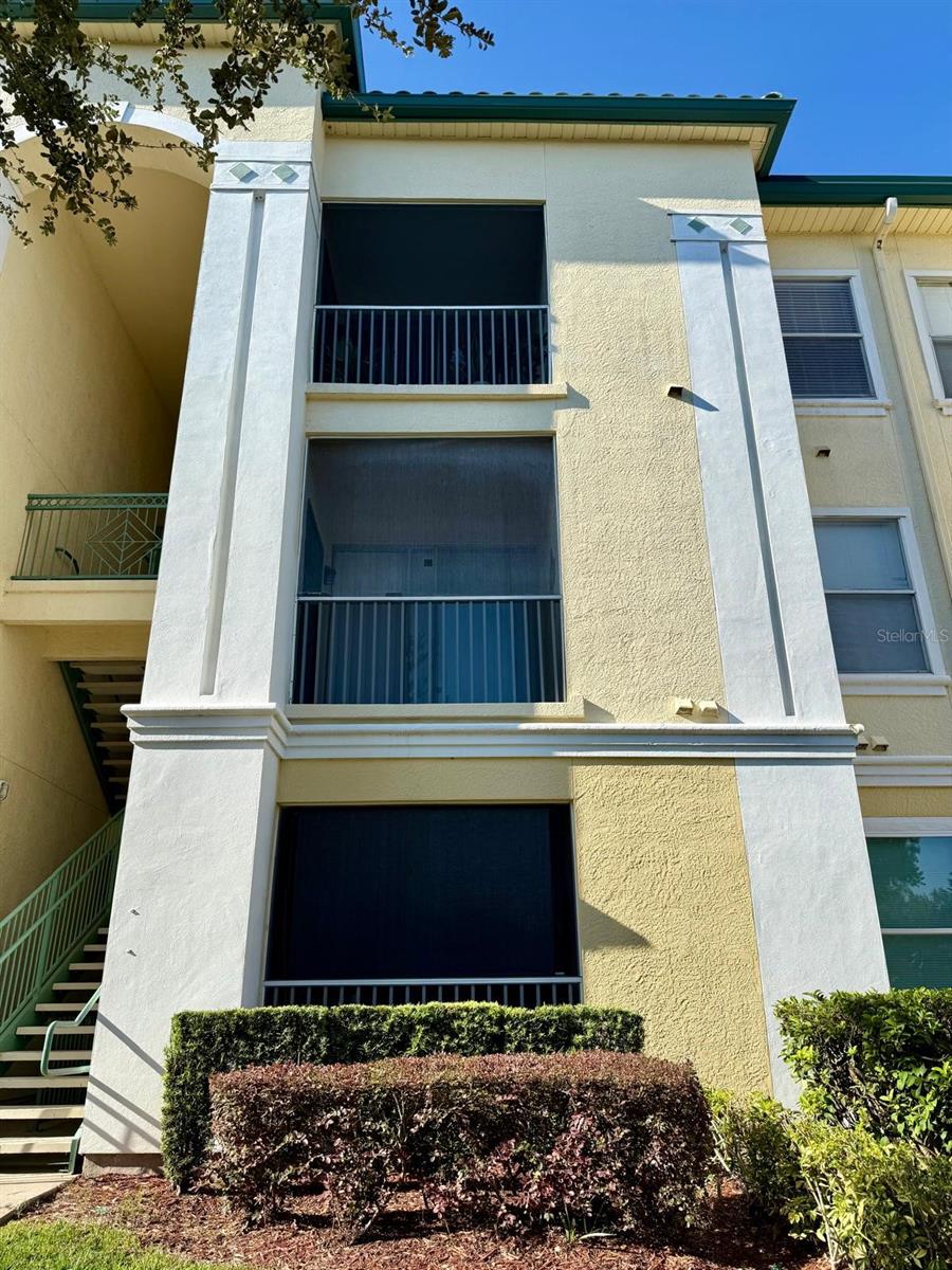 Beautifully updated 1-bedroom, 1-bath condo in the highly desirable, resort-style gated community of Legacy Dunes! This spacious unit features waterproof vinyl plank flooring with a wood-grain finish in the living, dining, and bedroom areas, plus tile in the kitchen and bath. Enjoy a private, screened-in patio with extra storage — perfect for morning coffee or evening relaxation. The energy-efficient A/C (2019) and ceiling fans keep you cool and comfortable year-round.
Legacy Dunes offers the ultimate Florida lifestyle with 50 acres of lush, landscaped grounds, two resort-style pools (one with a splash pad and lagoon entry), a newly upgraded fitness center, tennis, pickleball, basketball, sand volleyball, BBQ areas, golf cage, a large playground, walking trails, lakes, and fountains. The clubhouse includes a game room, conference room, and an enclosed A/C sunroom overlooking the pool.
Located just 6 miles from Disney’s Animal Kingdom and 4 miles from H2O Water Park, and close to endless dining, shopping, and entertainment options. Ideal for a vacation retreat, investment property with short or long-term rental potential, or your own full-time residence in the heart of Central Florida!