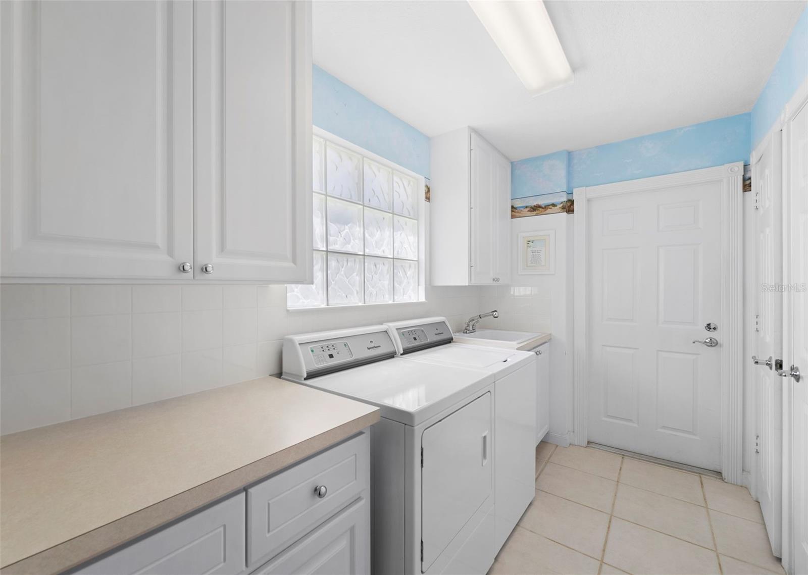 VILLAGEWALK - Residential