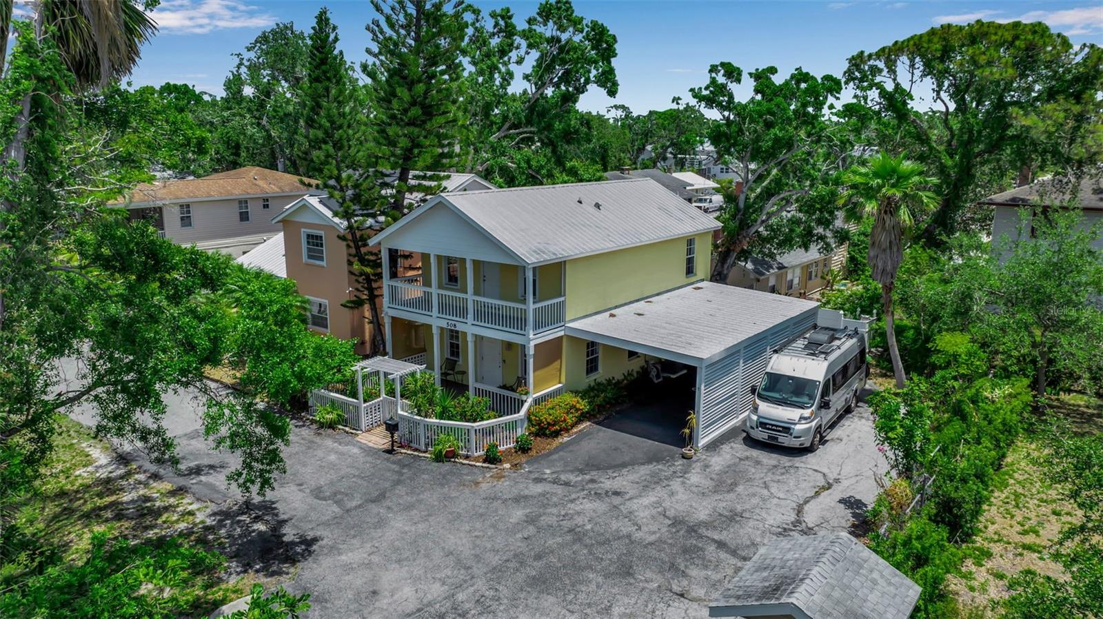 PRIME LOCATIS NESTLED IN THIS PRIVATE MILLION DOLLAR ENCLAVE WHICH OFFERS TRANQUILLITY AWAY FROM THE BUSLE OF CITY LIFE. WALK TO GREAT RESTARANTS, SHOPS AND THE BAYFRONT. ENTER THE HOME TO A LARGE LIVING ROOM AND SOLID WOOD FLOORS THOUGH OUT. THE KITCHEN AND DINING AREA IS GENEROUSLY SIZED WITH A OUT DOOR PRIVATED PATIO FOR GRILLING. BOTH BEDROOMS ARE UPSTAIRS WITH THEIR OWN PRVATE BATHS WITH LARGE WALK IN CLOSET AND A OUTSIDE PATIO. IF YOUR LOOKING FOR A PRIME LOCATION CLOSE TO THE ACTION AND THE BAYFRONT THIS IS FOR YOUON IN THE THE MOST SOUGHT AFTER DOWNTOWN NEIGHBORHOOD IN THE ROSEMARY DISTRICT.THIS LIKE NEW KEY WEST-STYLE HOME I