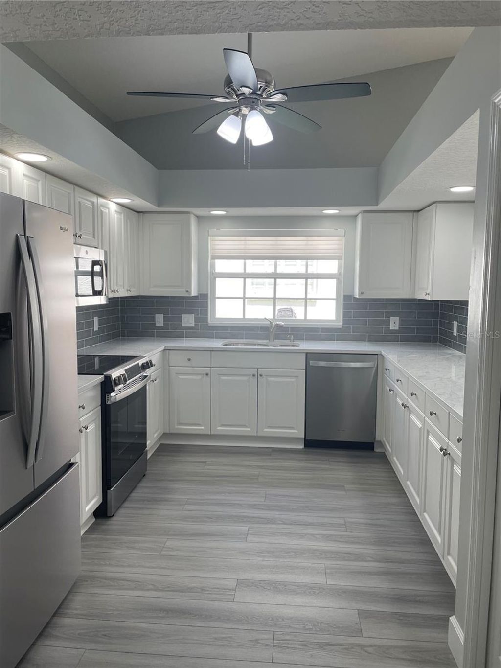 Photo of 7132 Melrose Place, Bradenton, FL 34203 (MLS # A4687495)