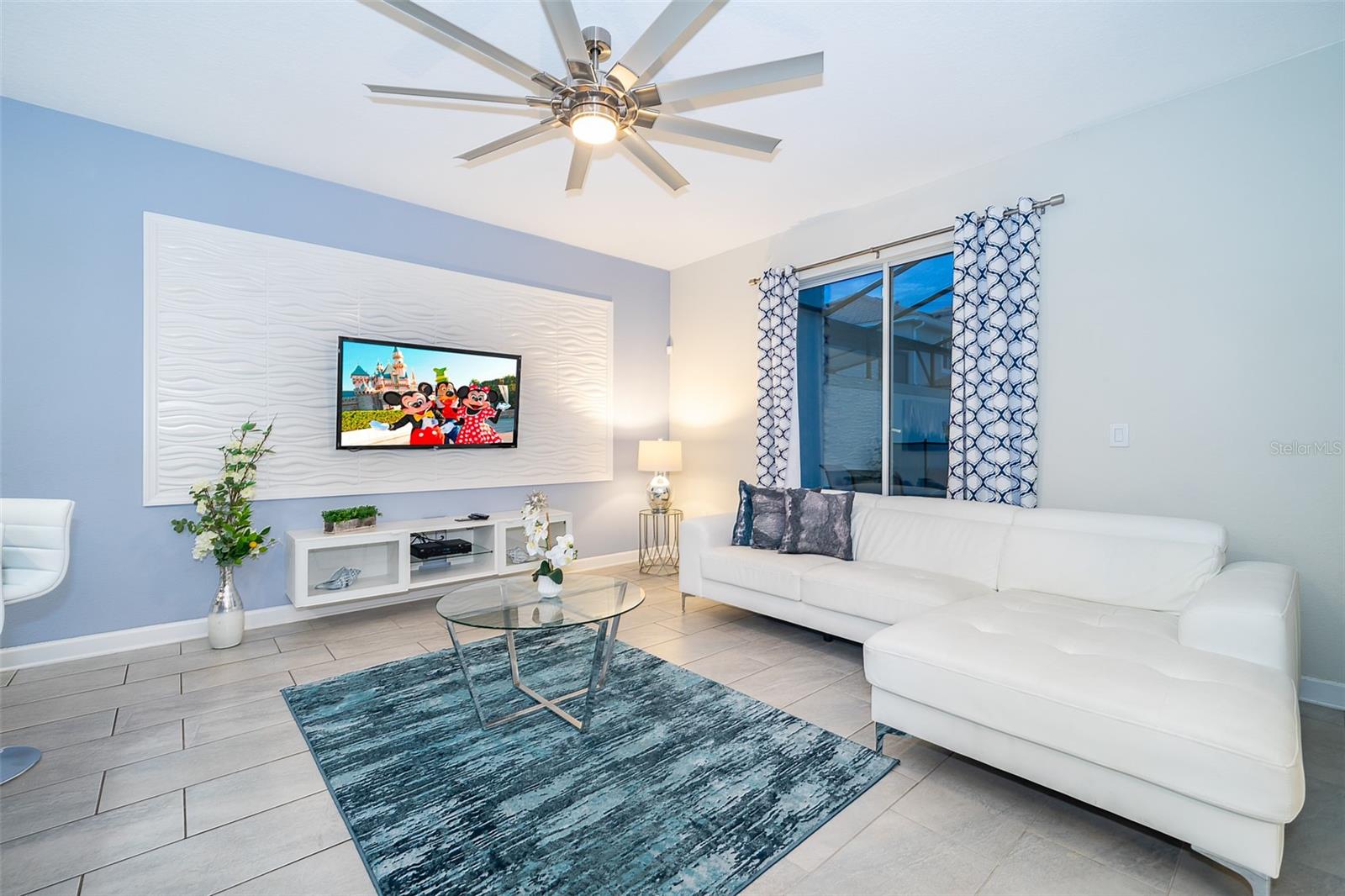 STOREY LAKE - Residential Lease