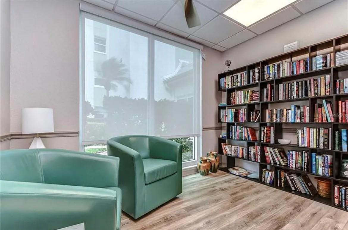 THREE PALMS POINTE CONDO - Residential