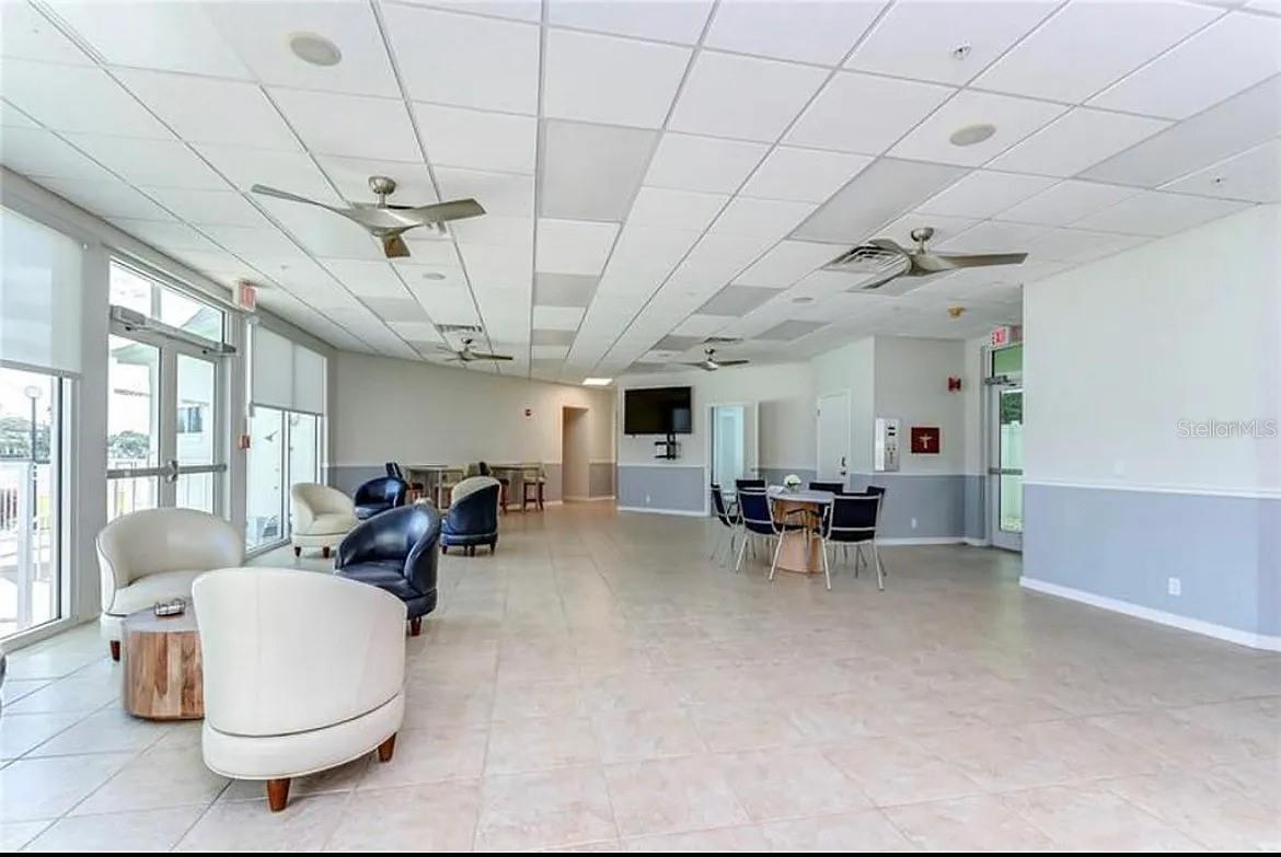 THREE PALMS POINTE CONDO - Residential