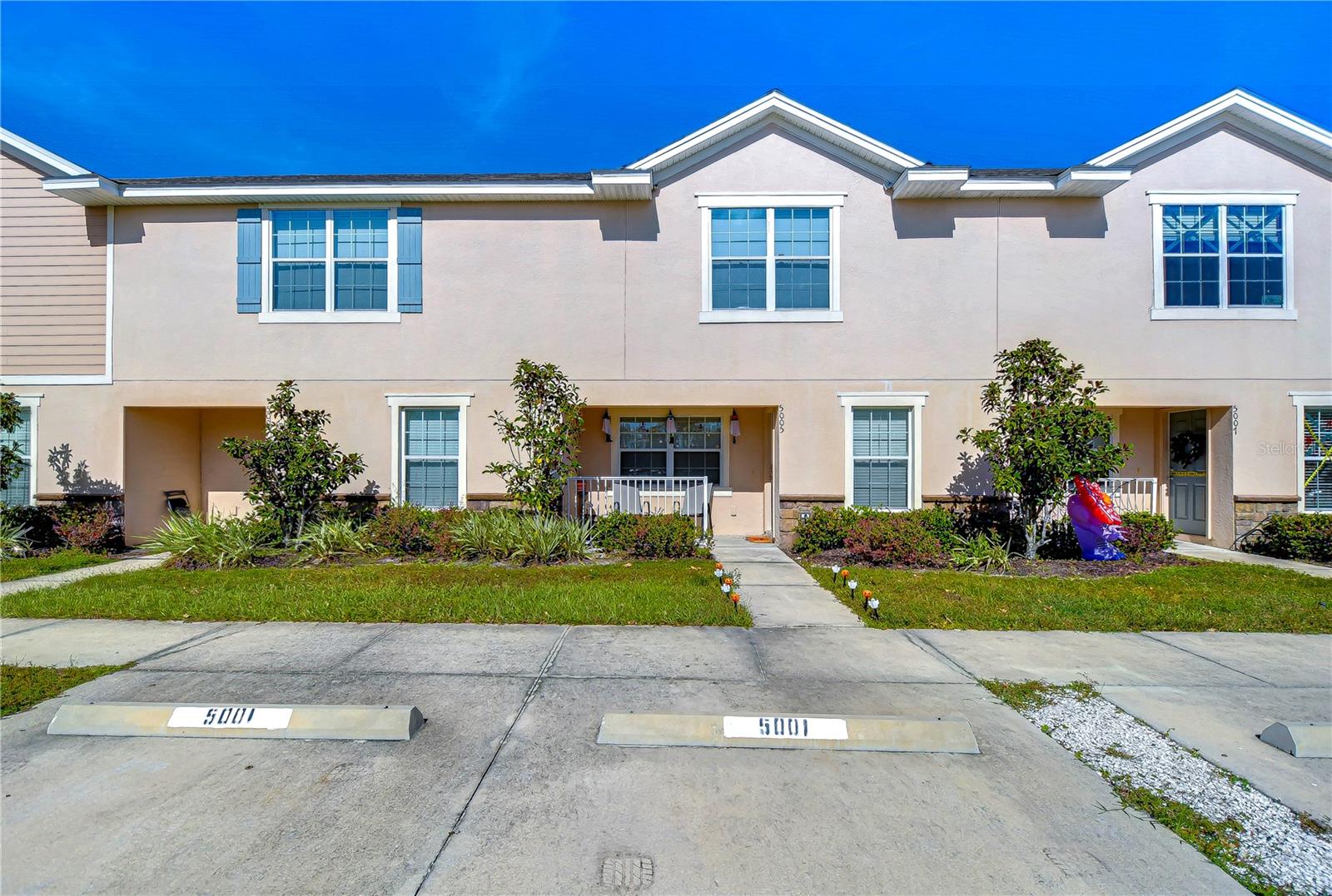 Welcome to this beautiful townhome in a gated community conveniently located just off of I-75. This home features an open kitchen floorplan with dining and family room combined. It also has a screened in lanai offering private outdoor space. All 3 bedrooms and 2 full bathrooms, laundry closet with washer and dryer are located upstairs providing privacy and tranquility, half bath downstairs. HOA includes lawn maintenance, gated entrance, community pool, water, trash. Close to shopping , medical facilities,restaurants and much more!!