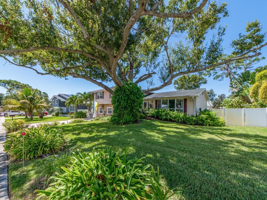 Photo of 7796 132nd Way, Seminole, FL 33776 (MLS # TB8432356)