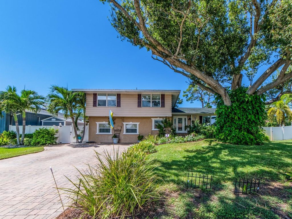Photo of 7796 132nd Way, Seminole, FL 33776 (MLS # TB8432356)