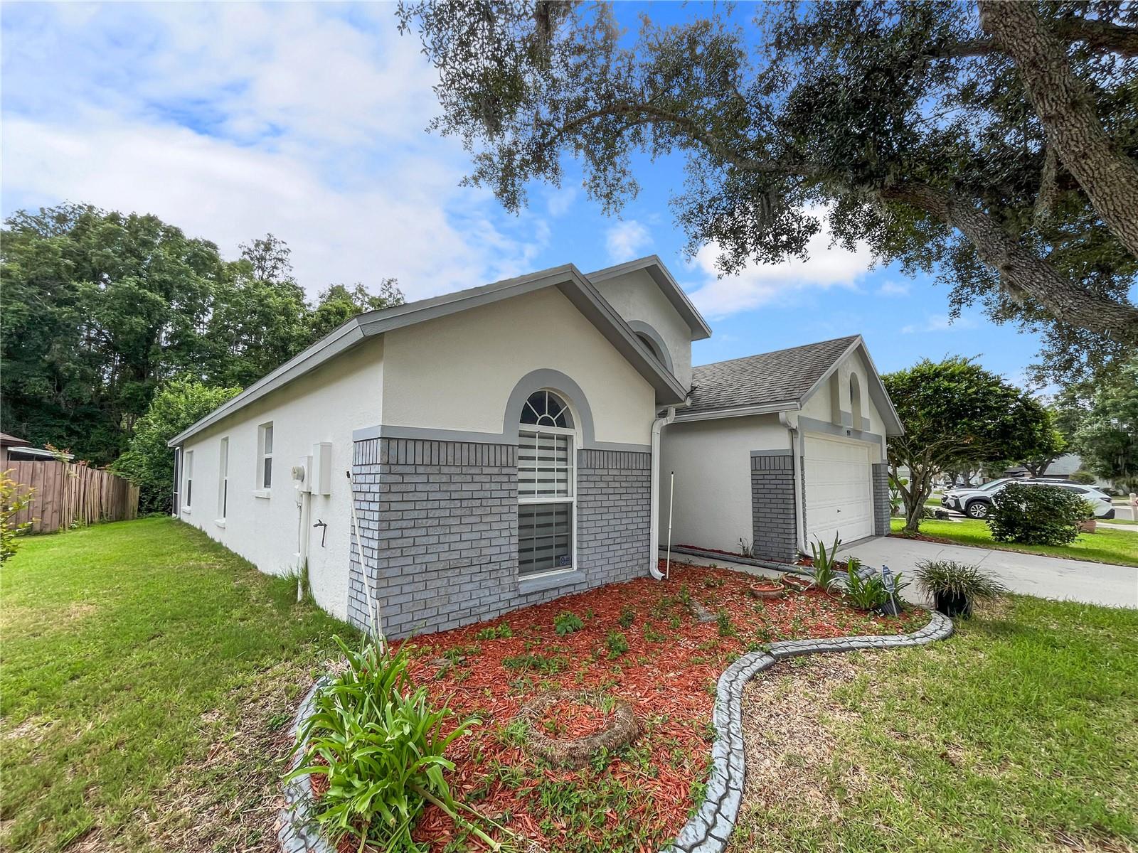 1537 MAXIMILIAN DRIVE